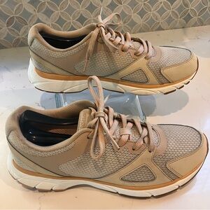 Vionic Tokyo Beige Low Lace 1st Ray Technology Fashion Sneakers Women's Size 11